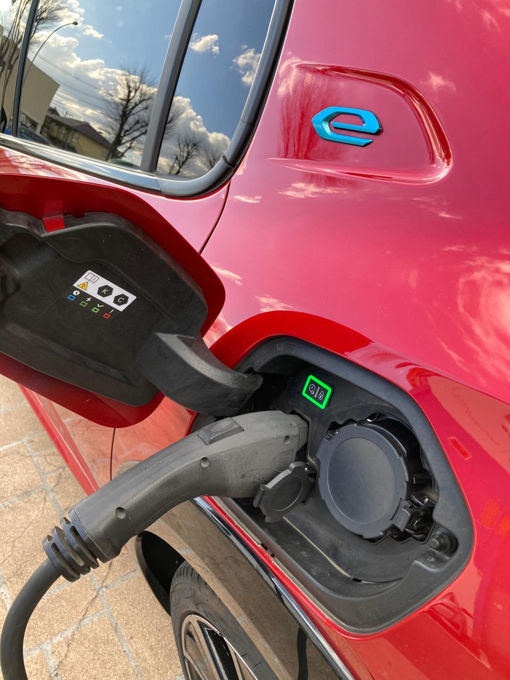 PEUGEOT　EMOTIONAL　EV