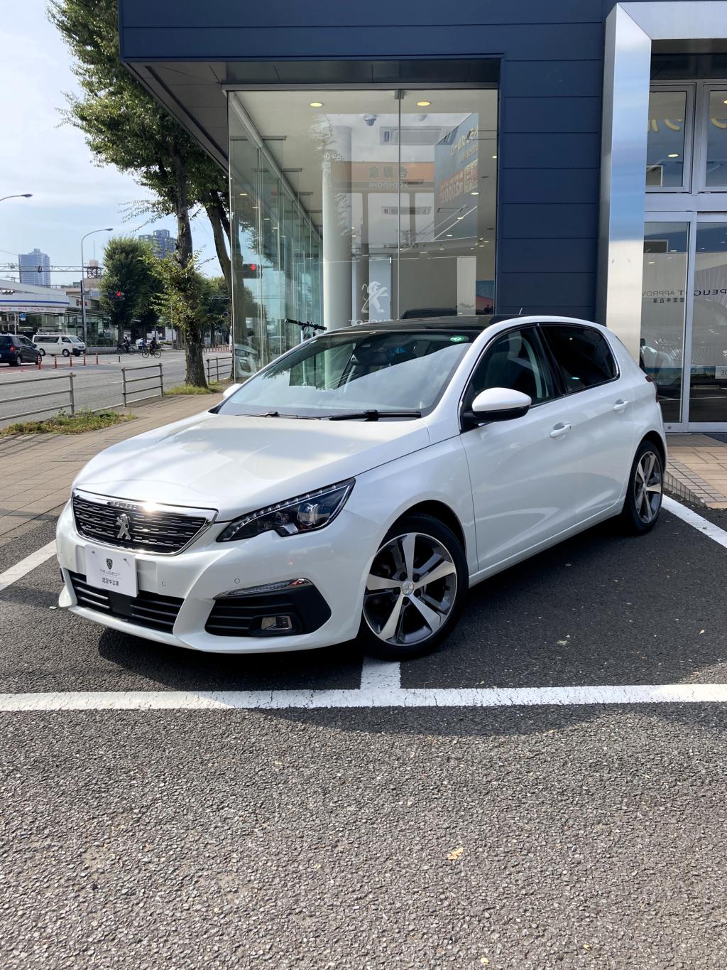 人気のPEUGEOT認定中古車のご紹介です！